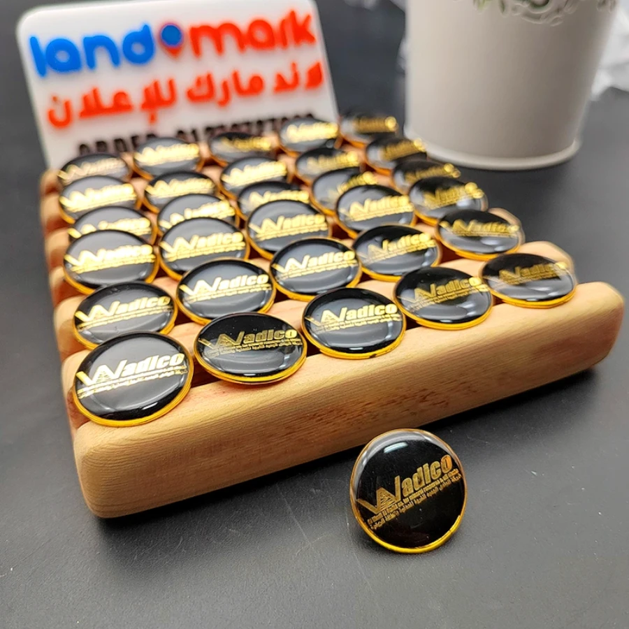 Golden And black pin suit دبوس البدلة اسود تلوين مع دهبى