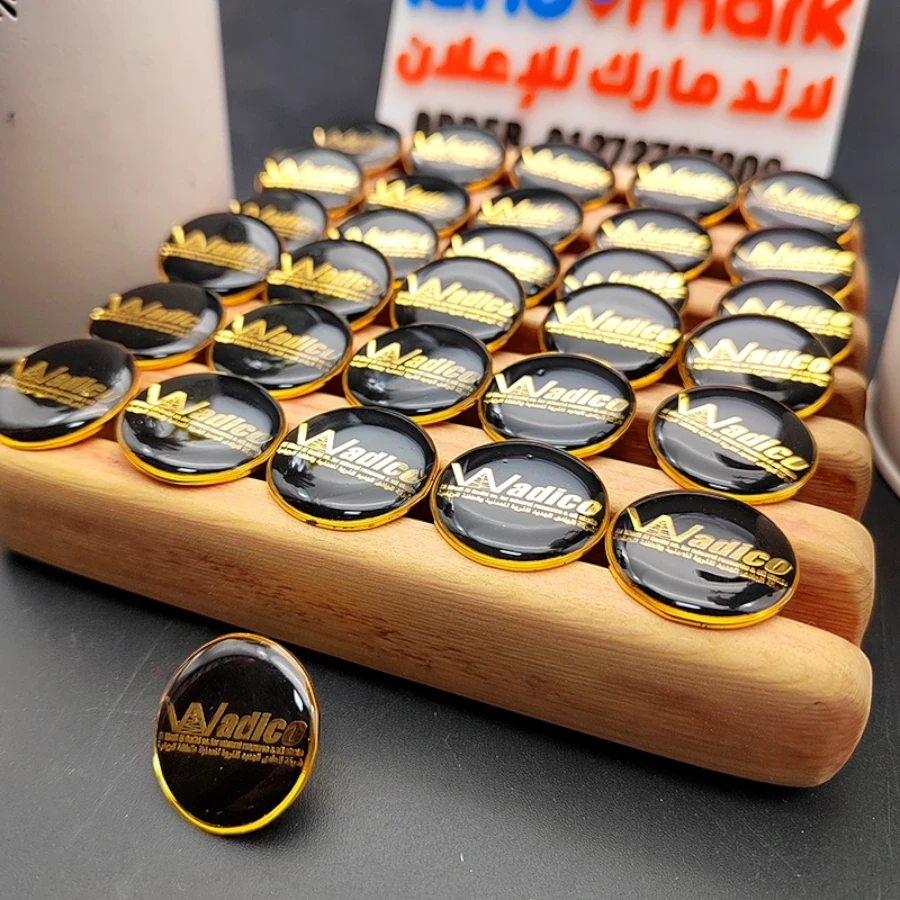 Golden And black pin suit دبوس البدلة اسود تلوين مع دهبى